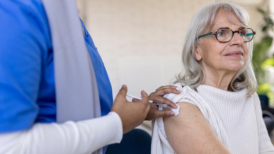 Vaccins antigrippaux renforcés pour les adultes plus âgés